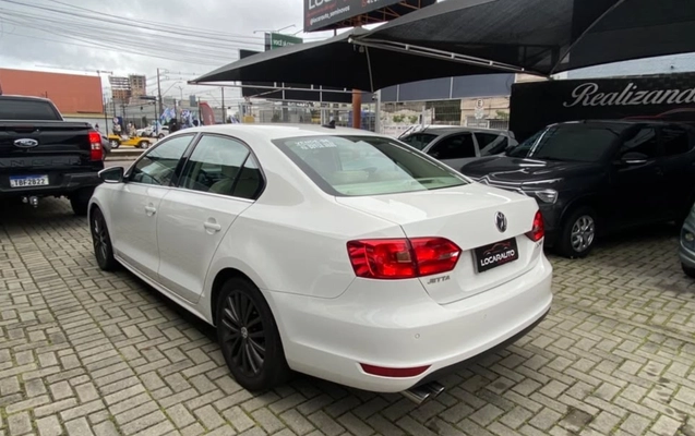 imagem-https://www.socarrao.com.br/sc-vehicle-images-prod/3955779/1789777332497-YzA1YjE4MWEtMWQzYS00YTAyLTliOTgtZTBkNjJiZjI2ODkxLmpwZWc.jpeg