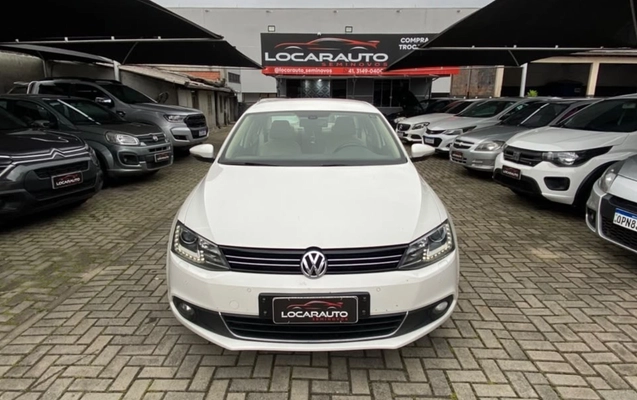 imagem-https://www.socarrao.com.br/sc-vehicle-images-prod/3955779/1789777332558-OWFhMmZjNTQtMDhmNS00YTE4LWE4YjYtOTZjOTczMGNmYjRlLmpwZWc.jpeg