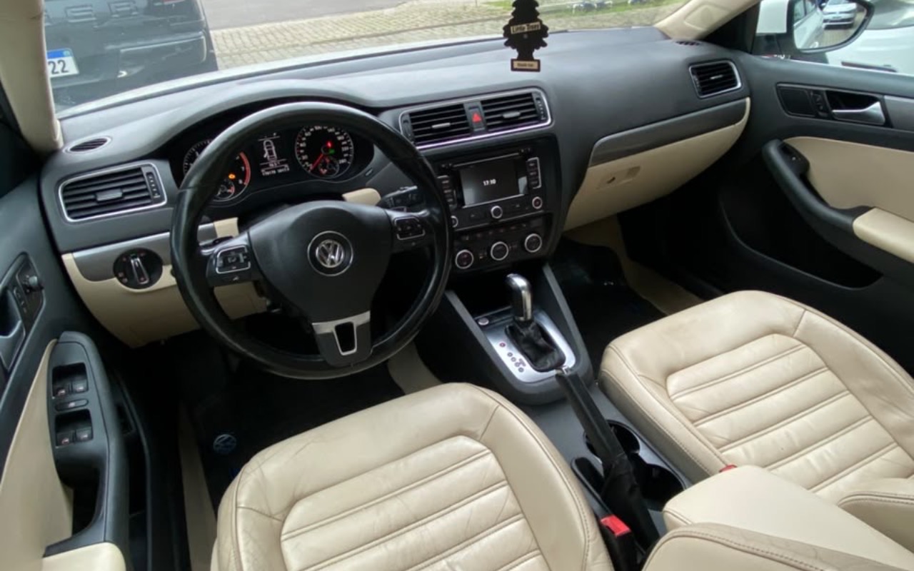 imagem-https://www.socarrao.com.br/sc-vehicle-images-prod/3955779/1789777332703-M2IwNzkwZjAtMjdkMi00ZTAzLTllZDEtMDU0YjM2MzVmYjFhLmpwZWc.jpeg