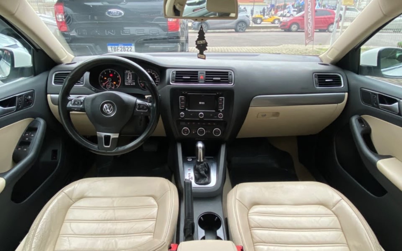 imagem-https://www.socarrao.com.br/sc-vehicle-images-prod/3955779/1789777332812-ODYyOGQyMTItYTE3YS00MzkwLTkyOTgtODBjN2E4ZWM0MTgxLmpwZWc.jpeg