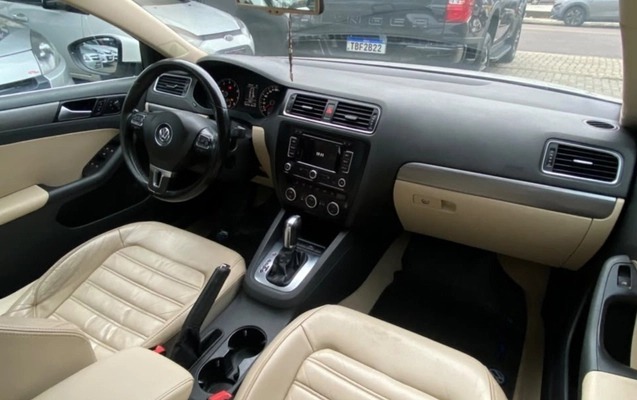 imagem-https://www.socarrao.com.br/sc-vehicle-images-prod/3955779/1789777333000-ZWRlYTRkYTItYWVkZC00OTJkLWIzMmUtMzljNjJjNWI2ZGE0LmpwZWc.jpeg