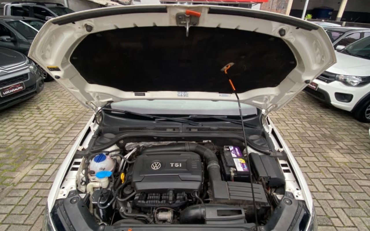imagem-https://www.socarrao.com.br/sc-vehicle-images-prod/3955779/1789777333312-MmRiNDNiOGMtNTAwNy00NmNkLTk0OTUtY2FlNDdhYzhjYmE3LmpwZWc.jpeg