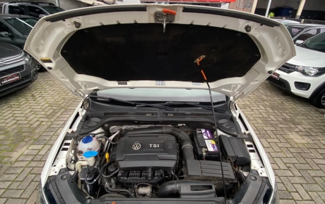 imagem-https://www.socarrao.com.br/sc-vehicle-images-prod/3955779/1789777333312-MmRiNDNiOGMtNTAwNy00NmNkLTk0OTUtY2FlNDdhYzhjYmE3LmpwZWc.jpeg