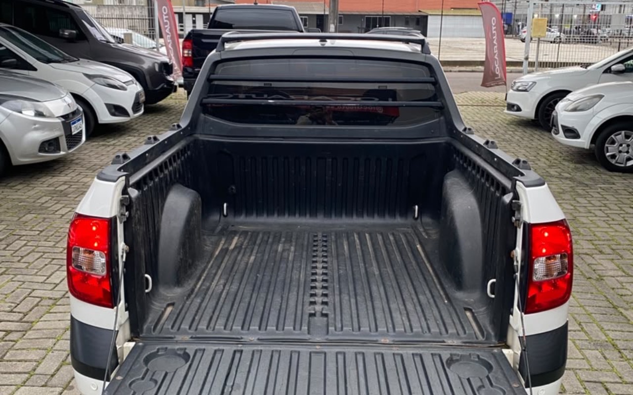 imagem-https://www.socarrao.com.br/sc-vehicle-images-prod/3955886/1789777487097-YTNkMWNiYjEtZDIzOS00MWFmLWE5YTktN2IyNTJmMTczNjU2LmpwZWc.jpeg