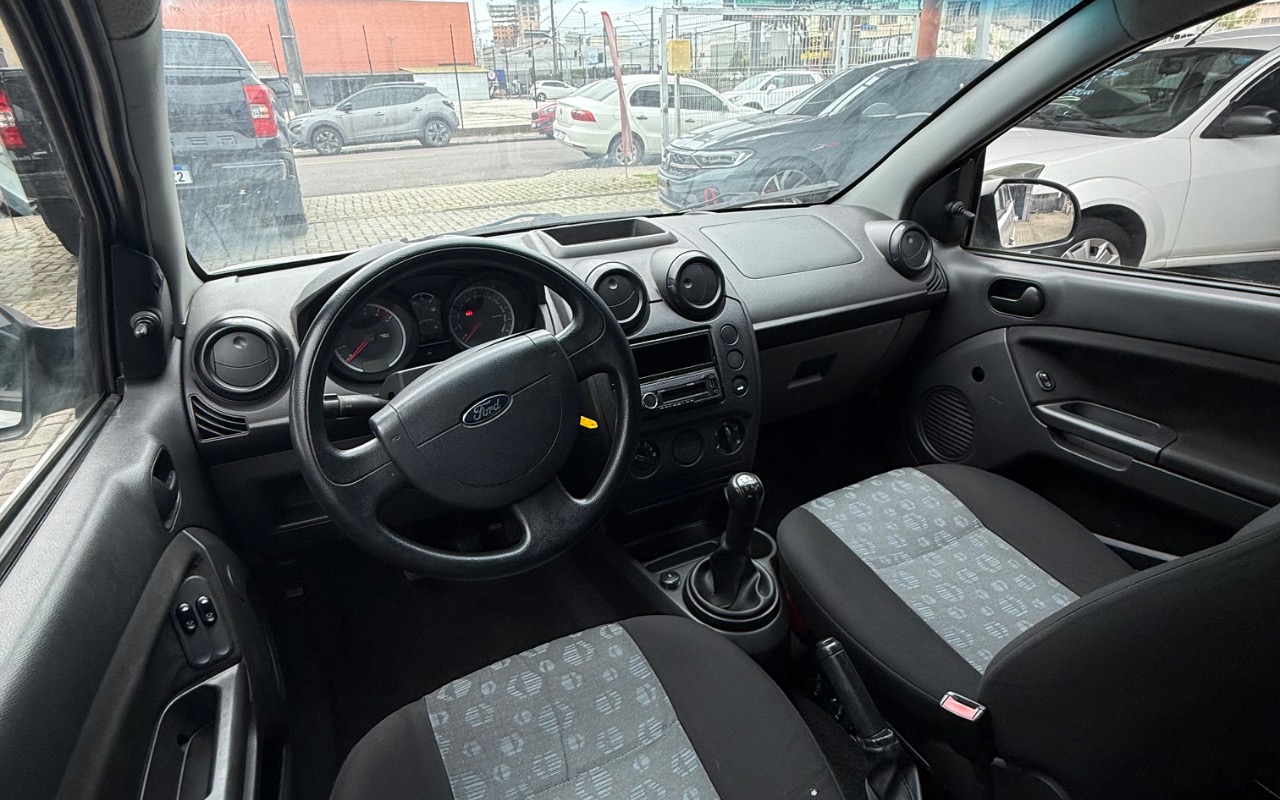 imagem-https://www.socarrao.com.br/sc-vehicle-images-prod/3955943/1789777582645-SU1HXzQ3NjIuanBlZw.jpeg