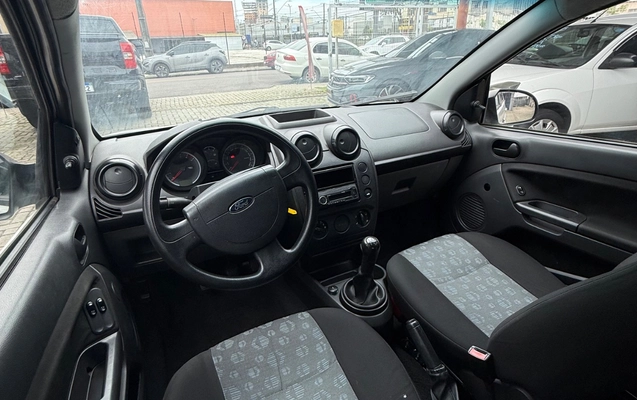 imagem-https://www.socarrao.com.br/sc-vehicle-images-prod/3955943/1789777582645-SU1HXzQ3NjIuanBlZw.jpeg