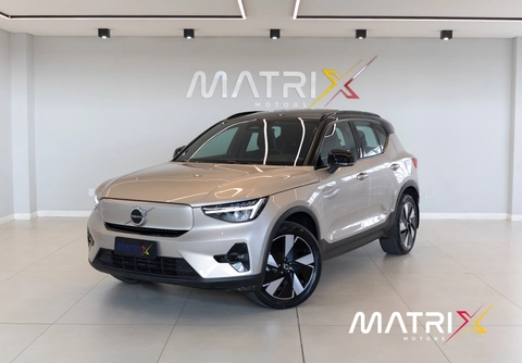 Volvo XC40 2024 Prata — foto 1 de 3
