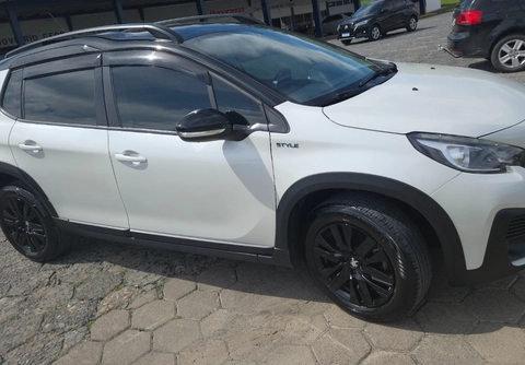 Peugeot 2008 2023 Branco — foto 1 de 3