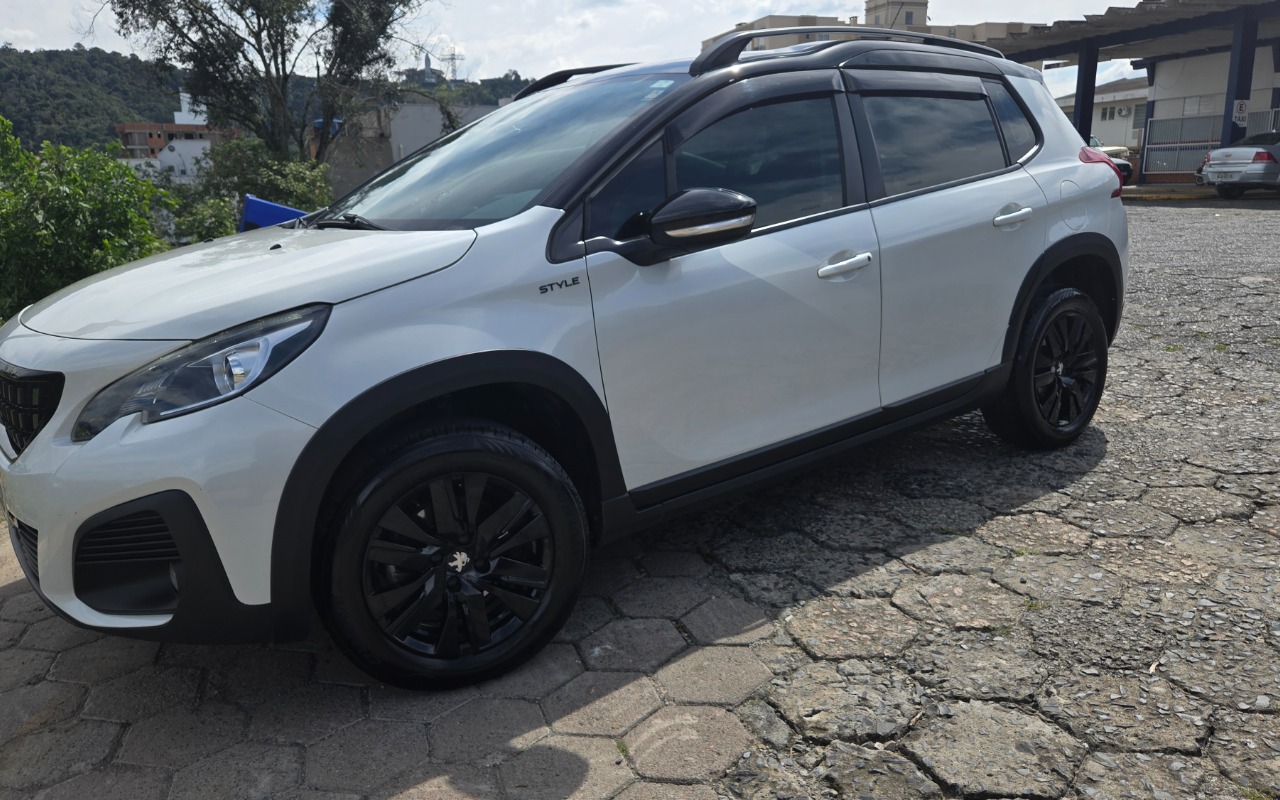 imagem-https://www.socarrao.com.br/sc-vehicle-images-prod/3958331/1789786962628-MjAyNjA5MTVfMTM1NjM4LmpwZw.jpg