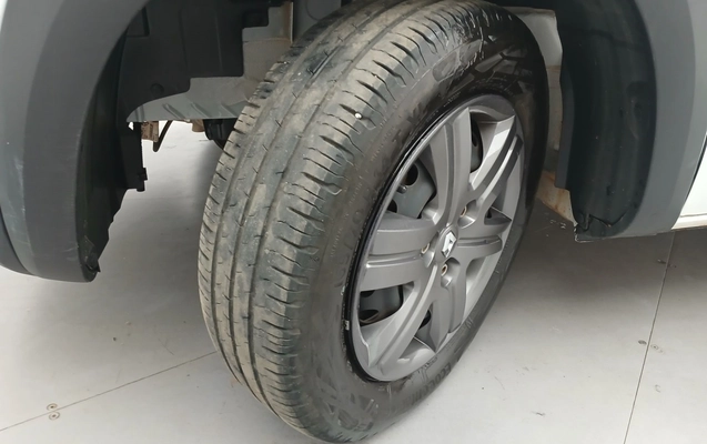 imagem-https://www.socarrao.com.br/sc-vehicle-images-prod/3959300/1789790679851-1_025241.jpg
