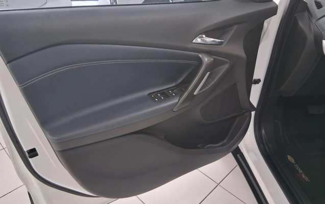 imagem-https://www.socarrao.com.br/sc-vehicle-images-prod/3959529/1789792206637-1_013650.jpg