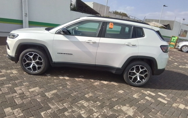 imagem-https://www.socarrao.com.br/sc-vehicle-images-prod/3959680/1789792441247-1_014423.jpg