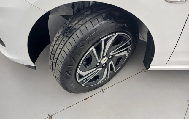 imagem-https://www.socarrao.com.br/sc-vehicle-images-prod/3959873/1789792775992-1_032740.jpg