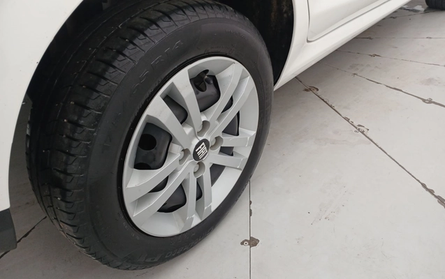 imagem-https://www.socarrao.com.br/sc-vehicle-images-prod/3960116/1789793229807-2_014835.jpg