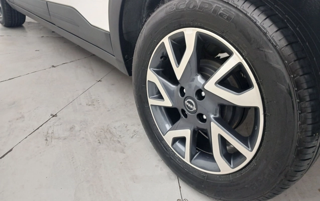 imagem-https://www.socarrao.com.br/sc-vehicle-images-prod/3960123/1789793233907-2_013950.jpg