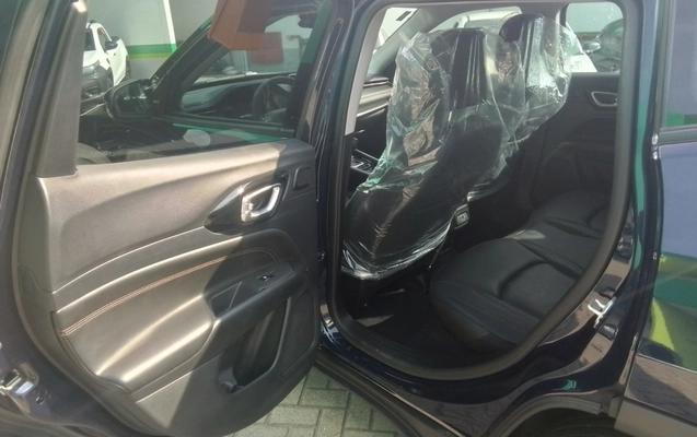 imagem-https://www.socarrao.com.br/sc-vehicle-images-prod/3960171/1789793285523-2_014818.jpg