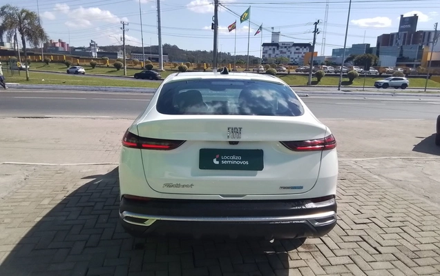 imagem-https://www.socarrao.com.br/sc-vehicle-images-prod/3960375/1789793522743-1_022541.jpg