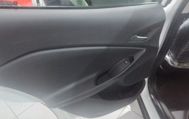 imagem-https://www.socarrao.com.br/sc-vehicle-images-prod/3960645/1789793834616-1_042015.jpg