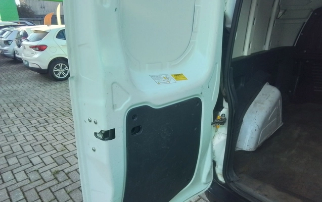 imagem-https://www.socarrao.com.br/sc-vehicle-images-prod/3960673/1789793861216-1_041826.jpg
