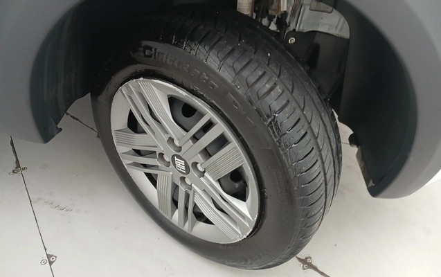 imagem-https://www.socarrao.com.br/sc-vehicle-images-prod/3960683/1789793866415-1_022949.jpg