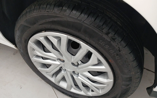 imagem-https://www.socarrao.com.br/sc-vehicle-images-prod/3960696/1789793879546-1_023423.jpg