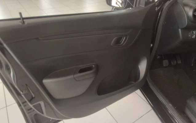 imagem-https://www.socarrao.com.br/sc-vehicle-images-prod/3960717/1789793917728-1_014053.jpg