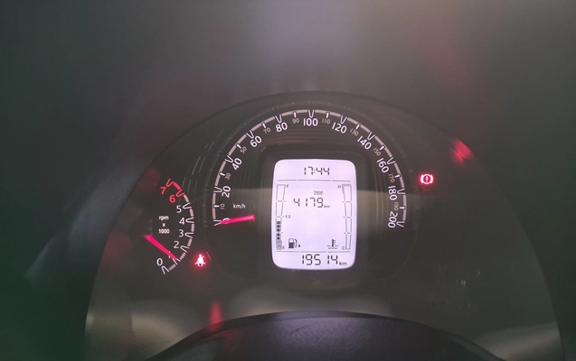 imagem-https://www.socarrao.com.br/sc-vehicle-images-prod/3960727/1789793926089-1_054350.jpg