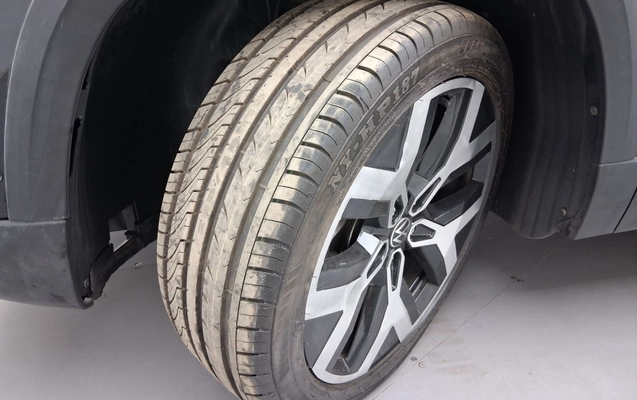 imagem-https://www.socarrao.com.br/sc-vehicle-images-prod/3960747/1789793944069-1_034024.jpg
