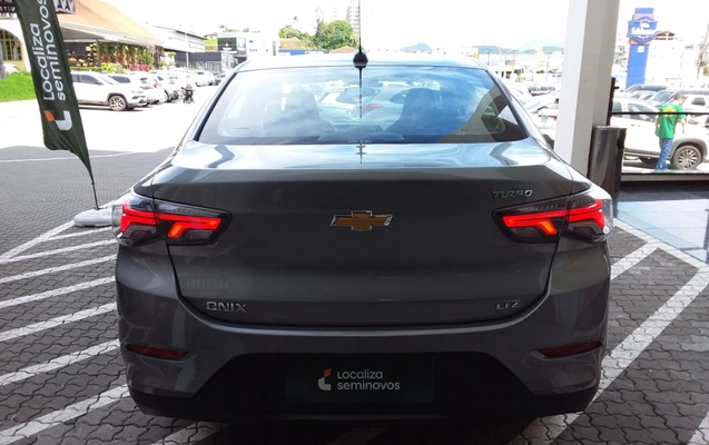 imagem-https://www.socarrao.com.br/sc-vehicle-images-prod/3960783/1789793978298-1_112403.jpg