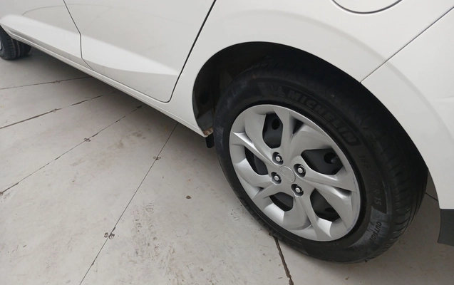 imagem-https://www.socarrao.com.br/sc-vehicle-images-prod/3961064/1789794305069-1_091253.jpg