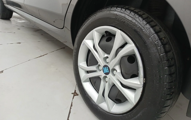 imagem-https://www.socarrao.com.br/sc-vehicle-images-prod/3961144/1789794450596-1_103650.jpg