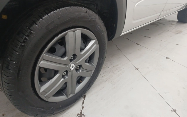 imagem-https://www.socarrao.com.br/sc-vehicle-images-prod/3961244/1789794662497-1_074540.jpg