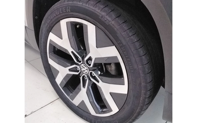 imagem-https://www.socarrao.com.br/sc-vehicle-images-prod/3961490/1789795071864-3_052359.jpg