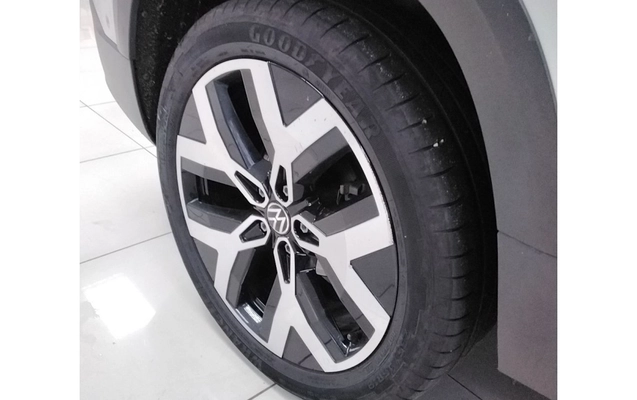 imagem-https://www.socarrao.com.br/sc-vehicle-images-prod/3961490/1789795071865-1_052400.jpg