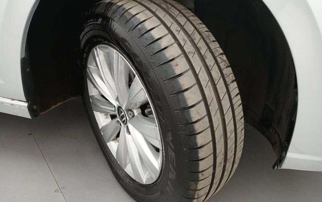 imagem-https://www.socarrao.com.br/sc-vehicle-images-prod/3961566/1789795803145-1_015925.jpg