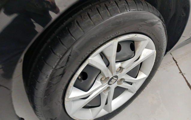 imagem-https://www.socarrao.com.br/sc-vehicle-images-prod/3961610/1789795952833-1_104902.jpg