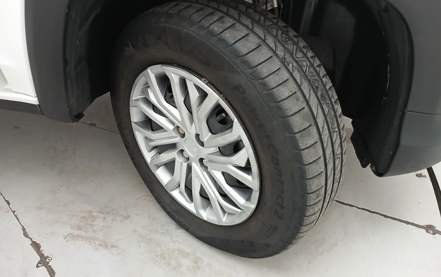 imagem-https://www.socarrao.com.br/sc-vehicle-images-prod/3961657/1789796065038-1_033048.jpg