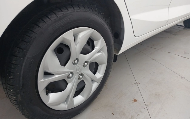 imagem-https://www.socarrao.com.br/sc-vehicle-images-prod/3961671/1789796088291-2_014848.jpg