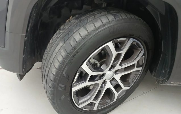 imagem-https://www.socarrao.com.br/sc-vehicle-images-prod/3961692/1789796148333-1_020409.jpg