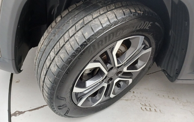 imagem-https://www.socarrao.com.br/sc-vehicle-images-prod/3961700/1789796180994-1_083109.jpg