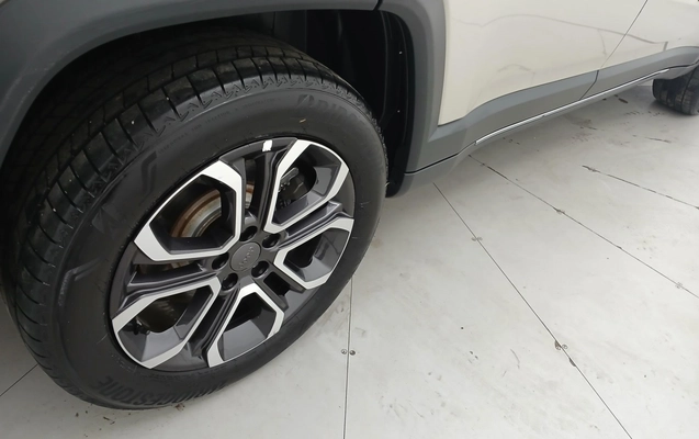 imagem-https://www.socarrao.com.br/sc-vehicle-images-prod/3961710/1789796204287-1_093315.jpg