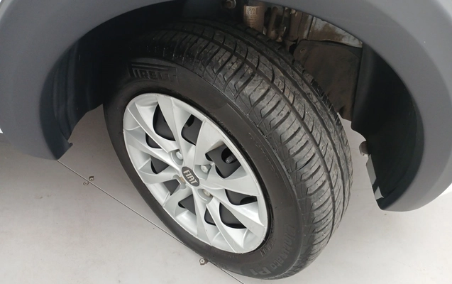 imagem-https://www.socarrao.com.br/sc-vehicle-images-prod/3961736/1789796276378-1_104229.jpg