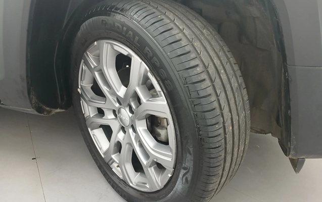 imagem-https://www.socarrao.com.br/sc-vehicle-images-prod/3961810/1789796456219-1_011249.jpg
