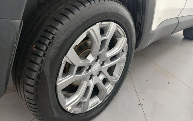 imagem-https://www.socarrao.com.br/sc-vehicle-images-prod/3961810/1789796456219-1_011250.jpg