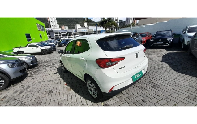 imagem-https://www.socarrao.com.br/sc-vehicle-images-prod/3961842/1789796515313-1_021647.jpg