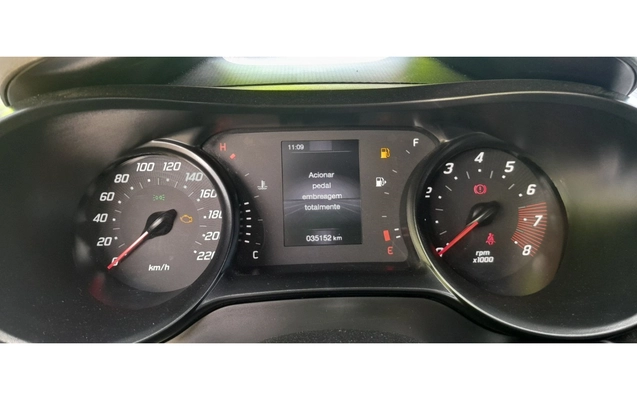 imagem-https://www.socarrao.com.br/sc-vehicle-images-prod/3961847/1789796520265-1_021652.jpg
