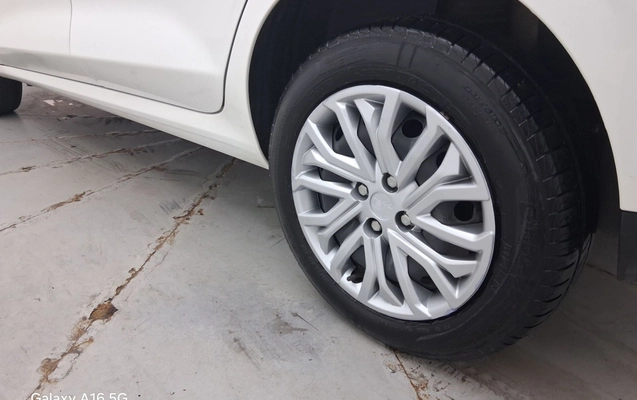 imagem-https://www.socarrao.com.br/sc-vehicle-images-prod/3961937/1789796603196-2_013825.jpg