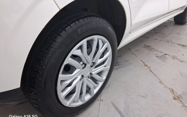 imagem-https://www.socarrao.com.br/sc-vehicle-images-prod/3961937/1789796603197-1_013827.jpg