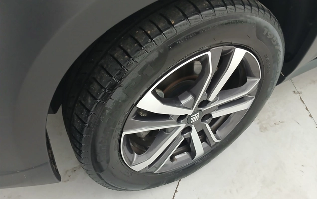 imagem-https://www.socarrao.com.br/sc-vehicle-images-prod/3961942/1789796610590-1_051703.jpg