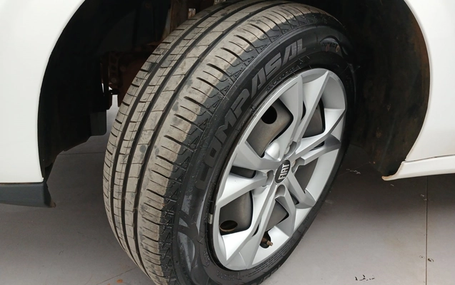 imagem-https://www.socarrao.com.br/sc-vehicle-images-prod/3961998/1789796674919-1_095528.jpg